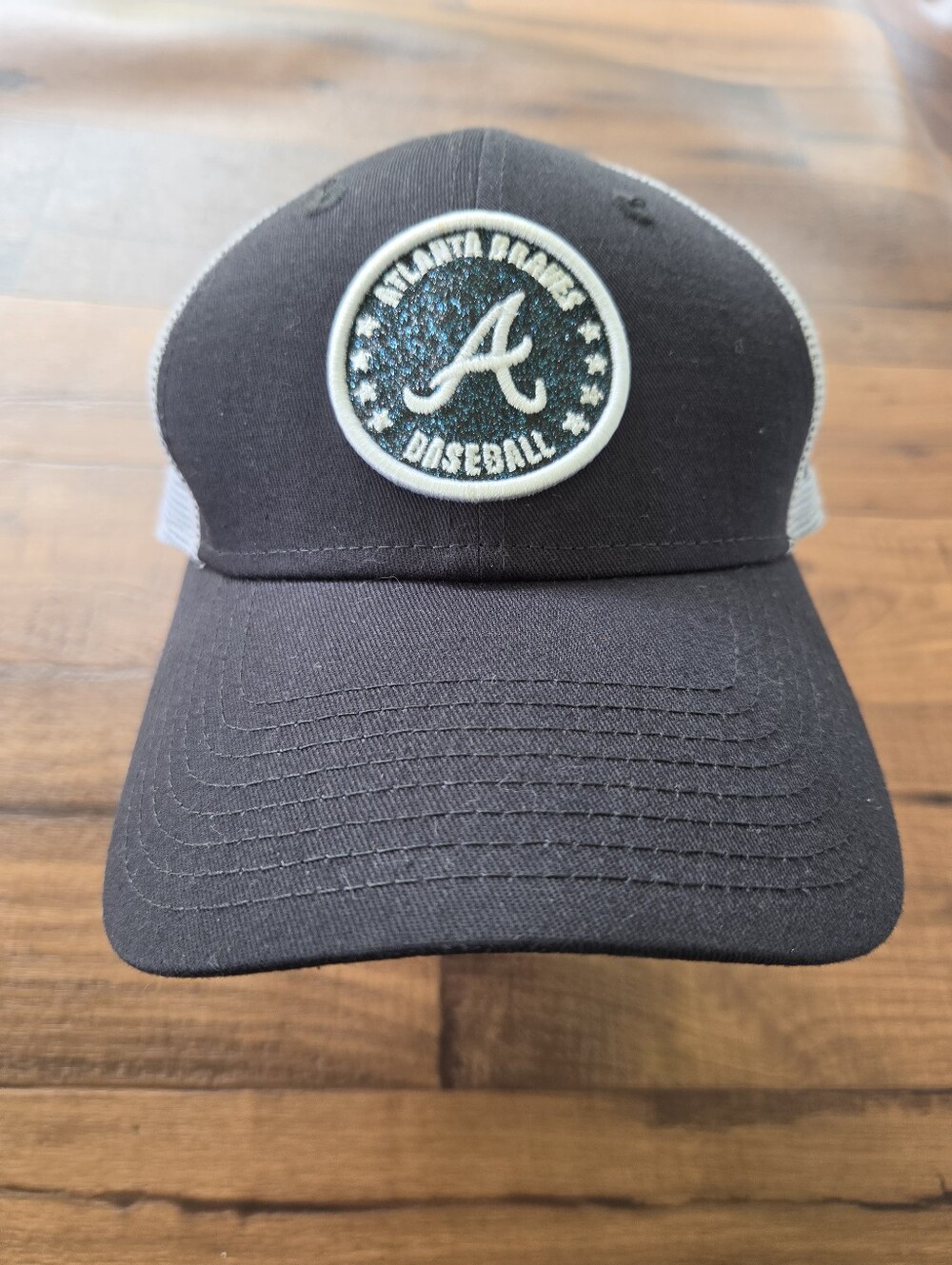 Atlanta Braves New Era Women's Cap - Navy And White With Sparkle Logo.
